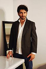 Facundo Male Escort
