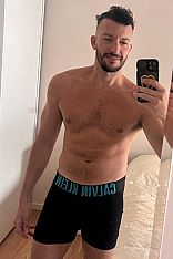 Photo #9 of Valen Hetero