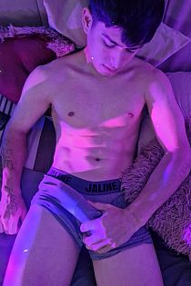 Luciano Escort Masculino
