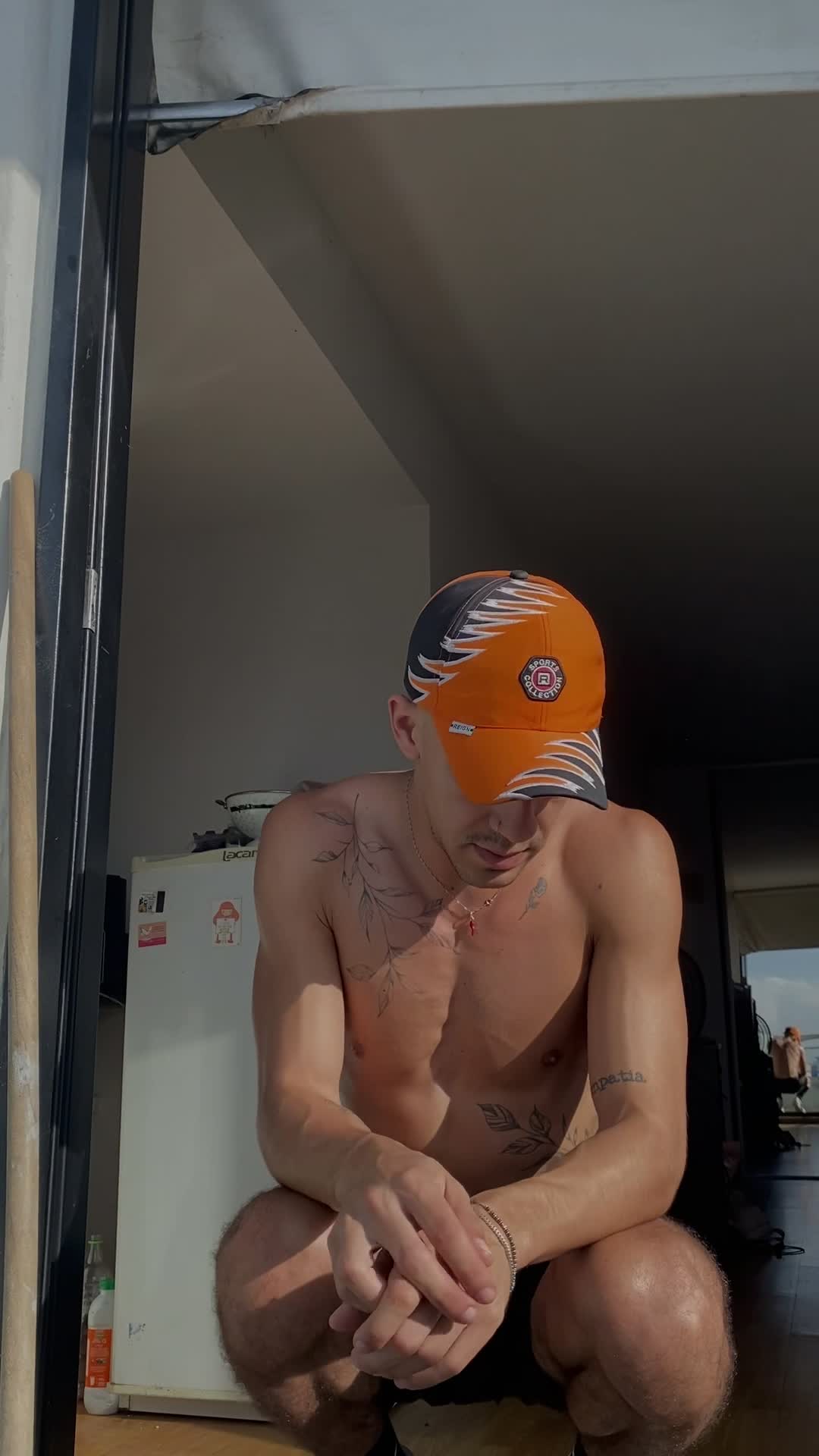 Video 5 of Modelito 
