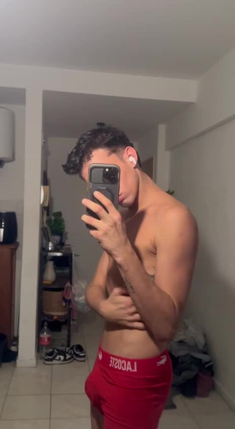Video 6 de Lauti Saint